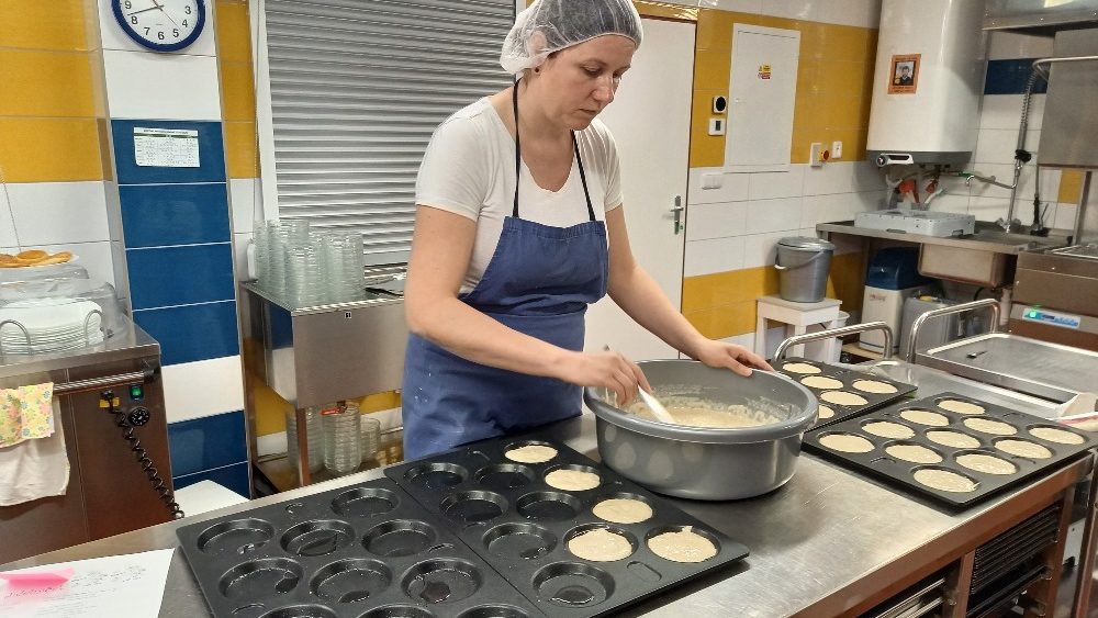Lívanečky s marmeládou, nutellou a zakyskou – oběd na přání 2.třída
